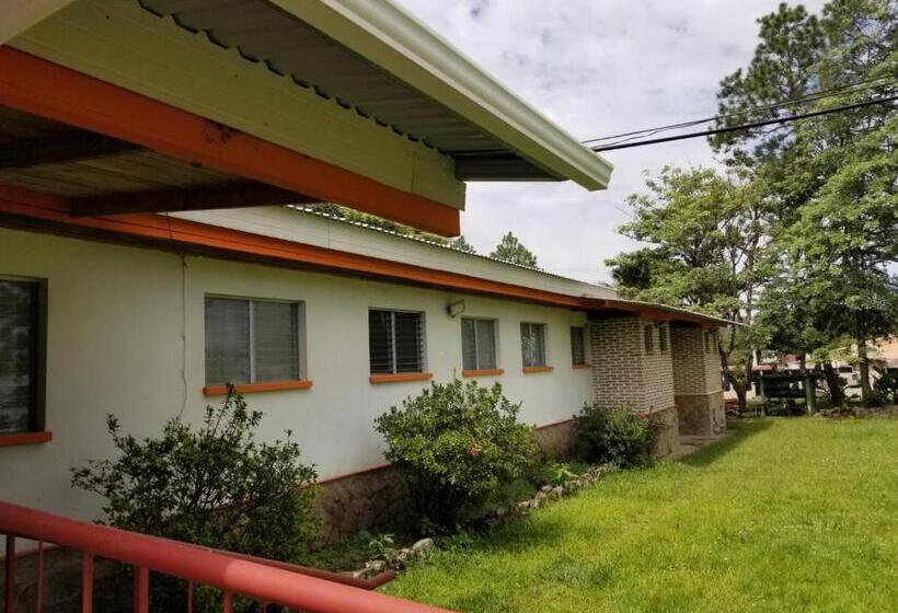 هتل Estancia Del Bosque Forest Guest House