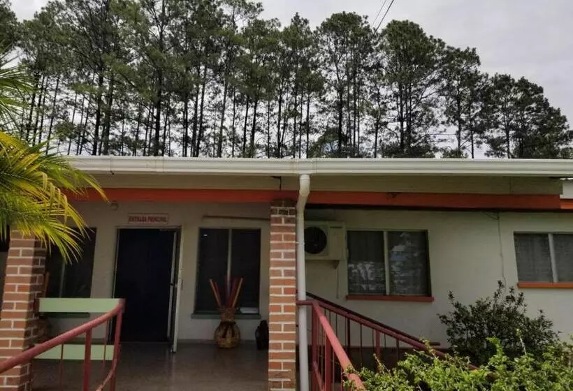 هتل Estancia Del Bosque Forest Guest House