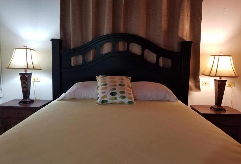 هتل Estancia Del Bosque Forest Guest House