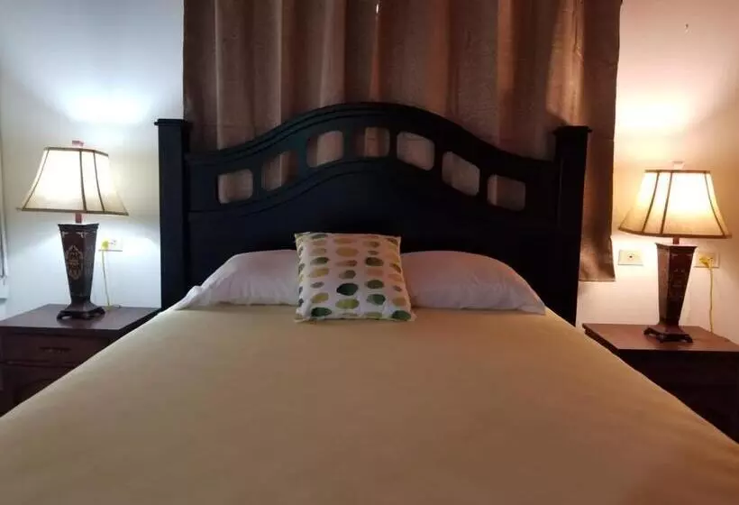 هتل Estancia Del Bosque Forest Guest House