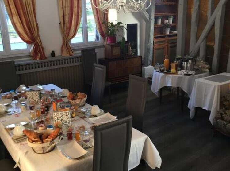 تختخواب و صبحانه Clos D Allonne