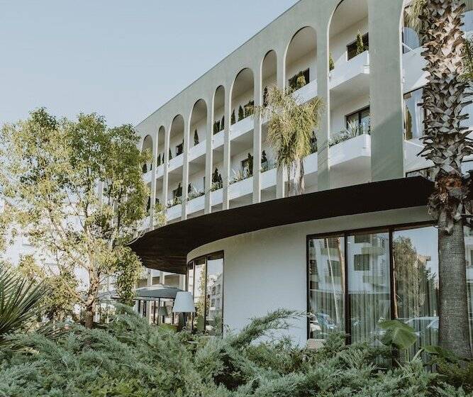 Flower Hotels & Resorts