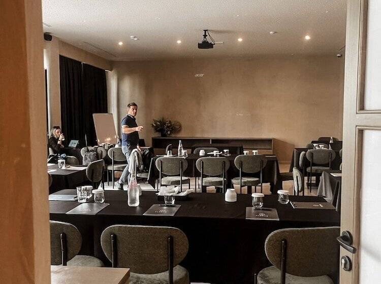 Flower Hotels & Resorts