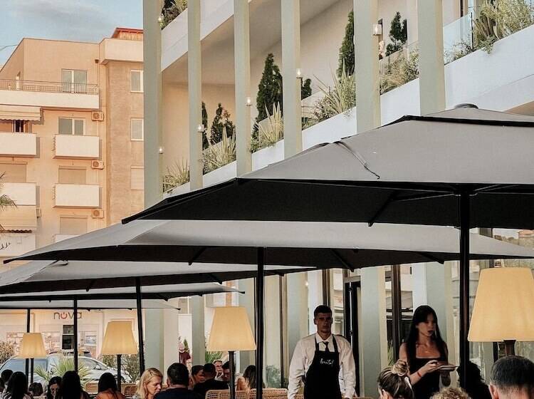 Flower Hotels & Resorts