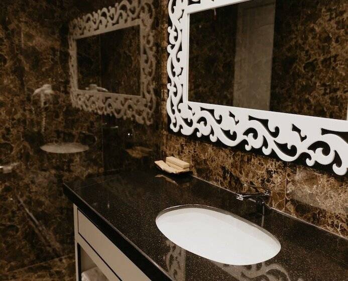 Flower Hotels & Resorts