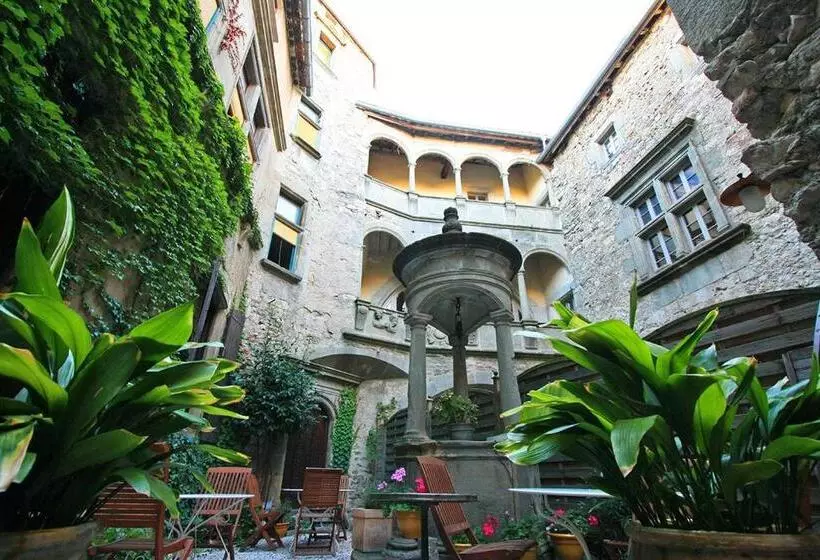 ホテル Hôtel Restaurant D'alibert
