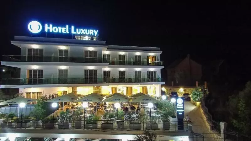 هتل Luxury