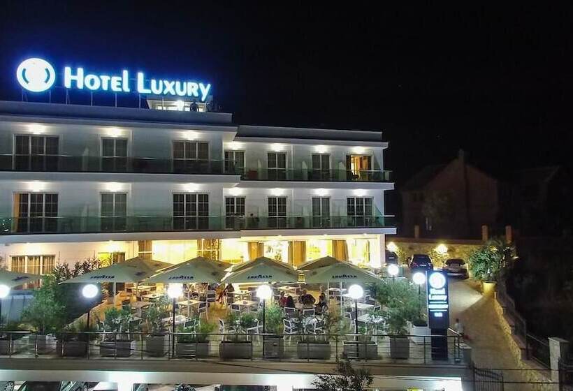 בית מלון כפרי Luxury