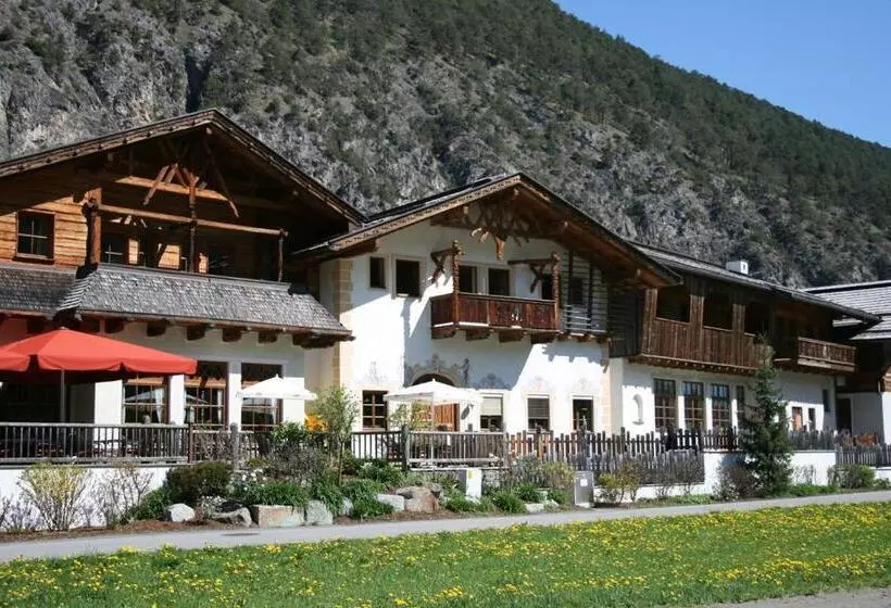 Hotelli Alpenrast Tyrol