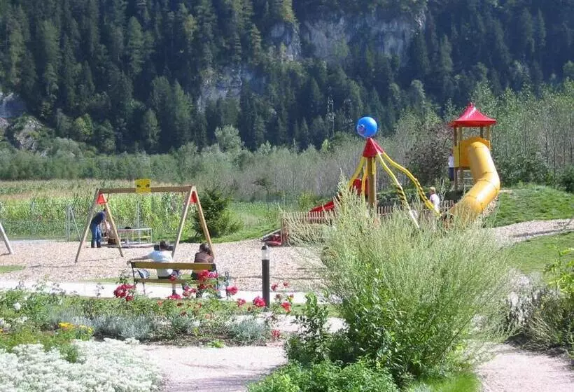 Hotelli Alpenrast Tyrol