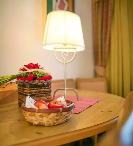 Hotelli Alpenrast Tyrol