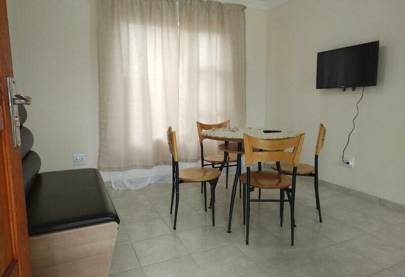 فندق صغير Moonlight Inn  206 Unit 1