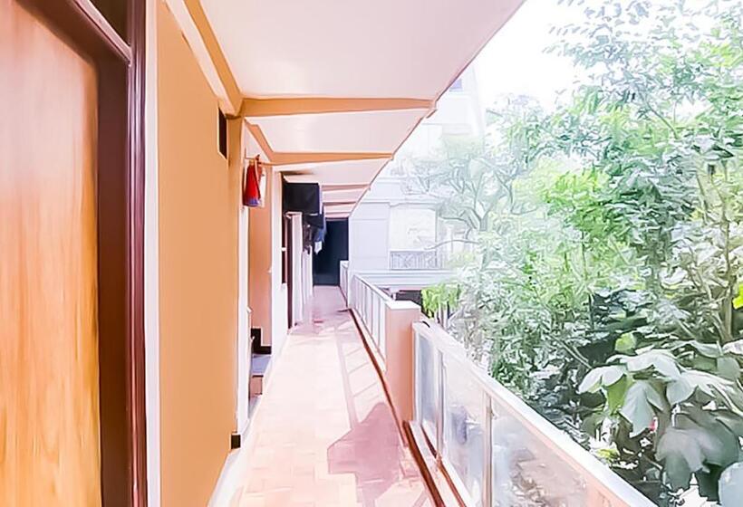 Hotelli Always Stay With Classic Near Nizamuddin Railway Station