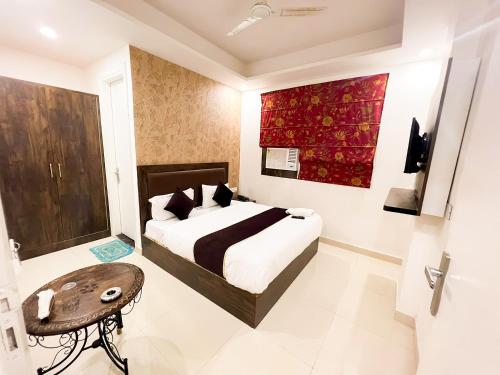 Hotelli Always Stay With Classic Near Nizamuddin Railway Station