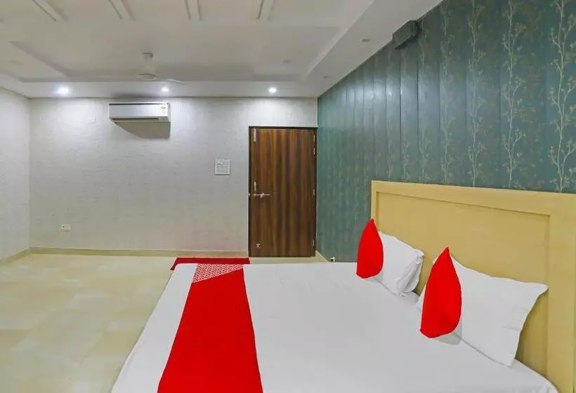 Hotelli Oyo Flagship Guddan Banquet Hall