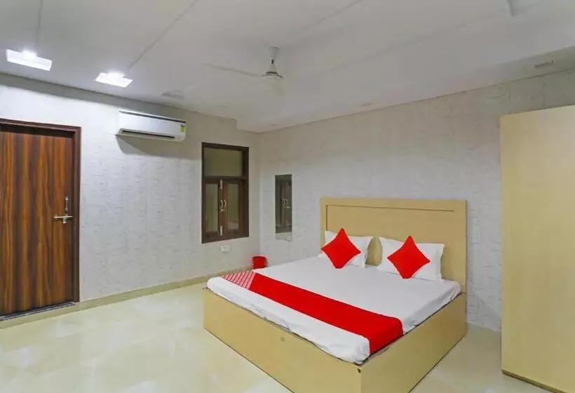 Hotelli Oyo Flagship Guddan Banquet Hall