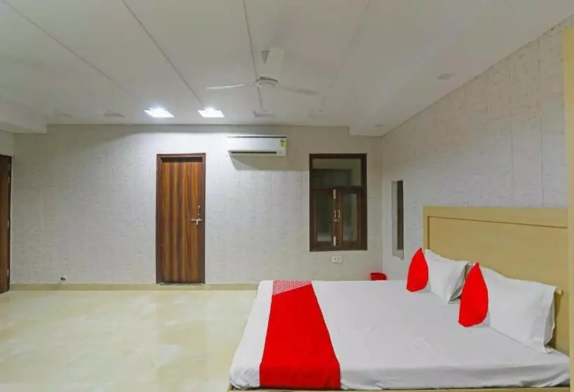 Hotelli Oyo Flagship Guddan Banquet Hall