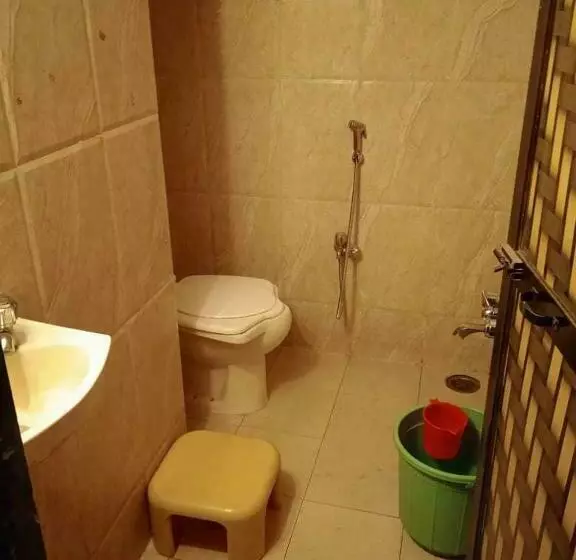 ホテル Oyo Laxmi Cottage