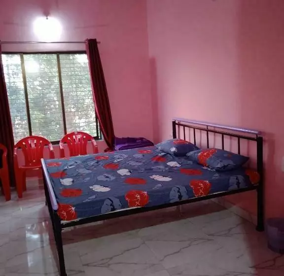 ホテル Oyo Laxmi Cottage