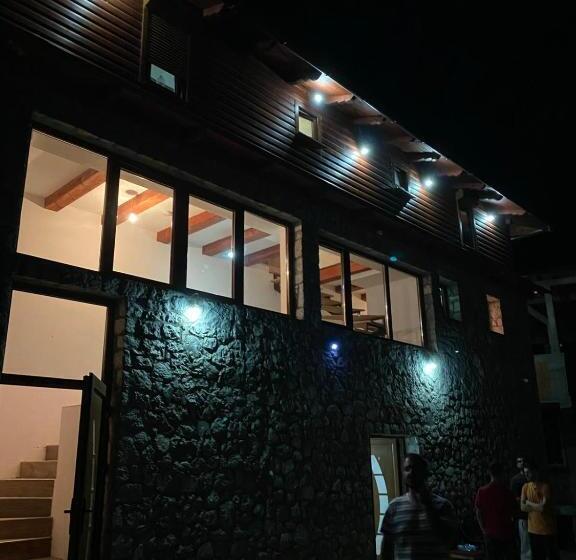 هتل Shpija E Gjyshit Vuthaj