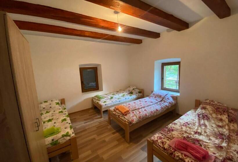 هتل Shpija E Gjyshit Vuthaj