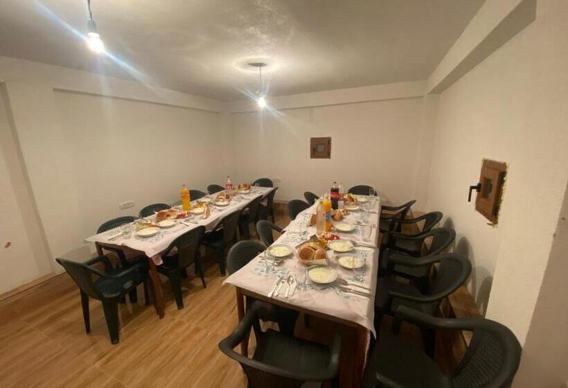 هتل Shpija E Gjyshit Vuthaj