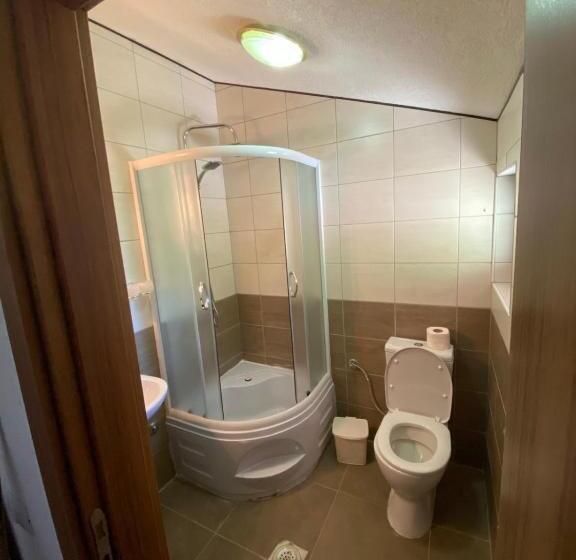 هتل Shpija E Gjyshit Vuthaj