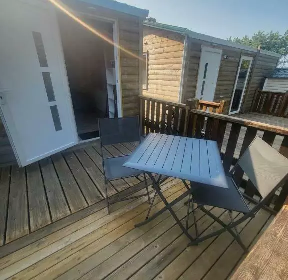 カプセルホテル Chambre Familiale 50 1 Dans Une Partie Du Mobil Home Au Camping