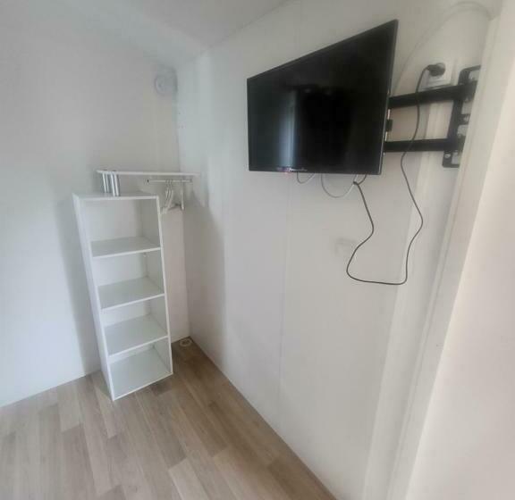 캡슐 호텔 Chambre Familiale 50 1 Dans Une Partie Du Mobil Home Au Camping