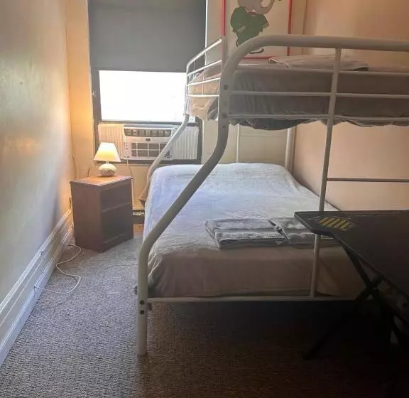 Retkeilymaja Macaw Guest House