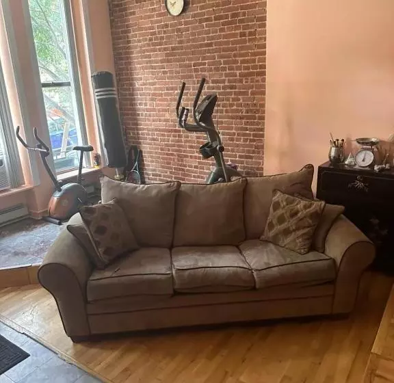 Retkeilymaja Macaw Guest House