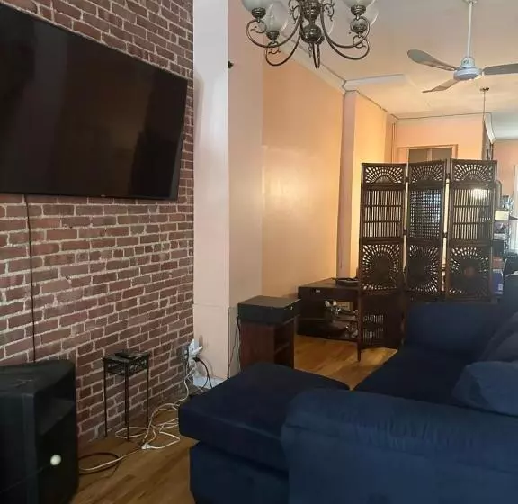 Retkeilymaja Macaw Guest House