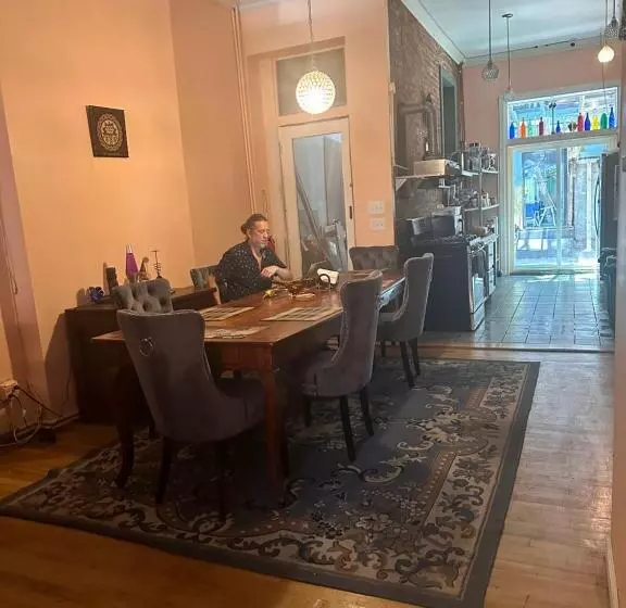 Retkeilymaja Macaw Guest House