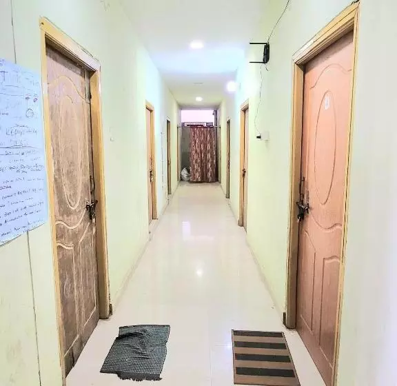 ホテル Spot On Chandras Luxury Rooms