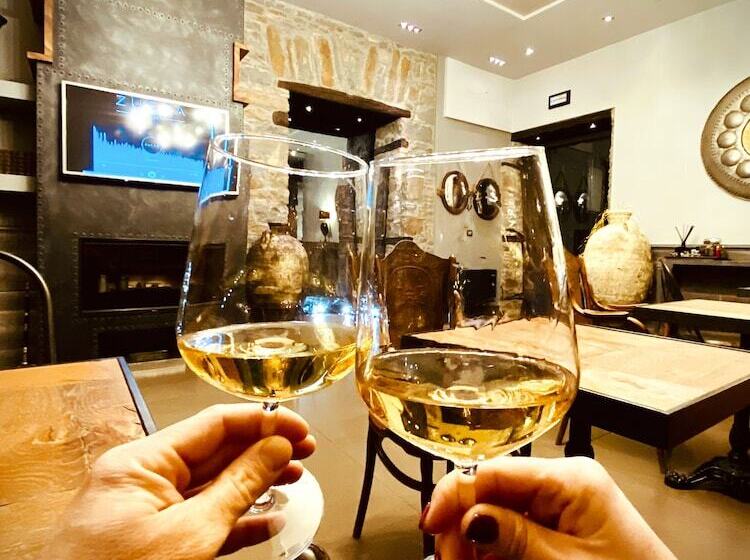 پانسیون Forvm Bijouxs