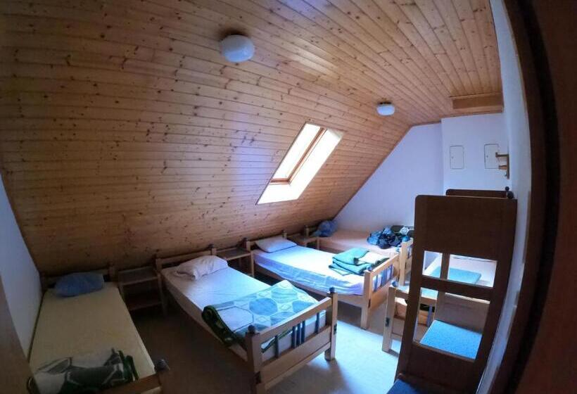 هاستل Pus Bavšica
