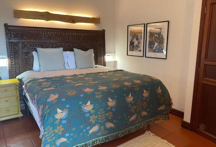 تختخواب و صبحانه The Quixote House