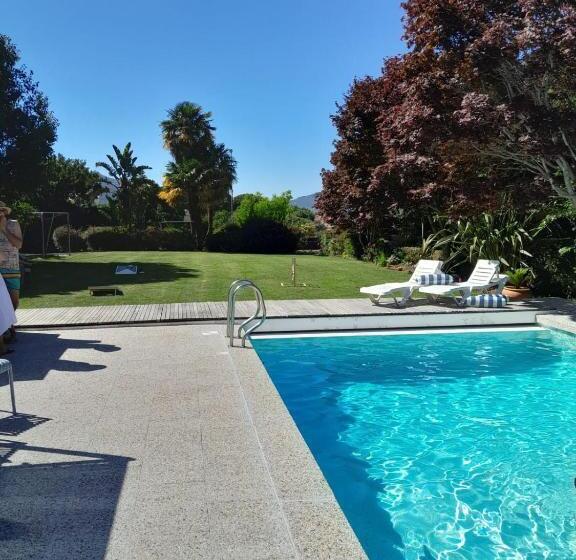 تختخواب و صبحانه The Quixote House