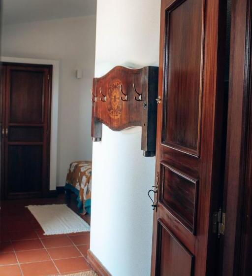 تختخواب و صبحانه The Quixote House