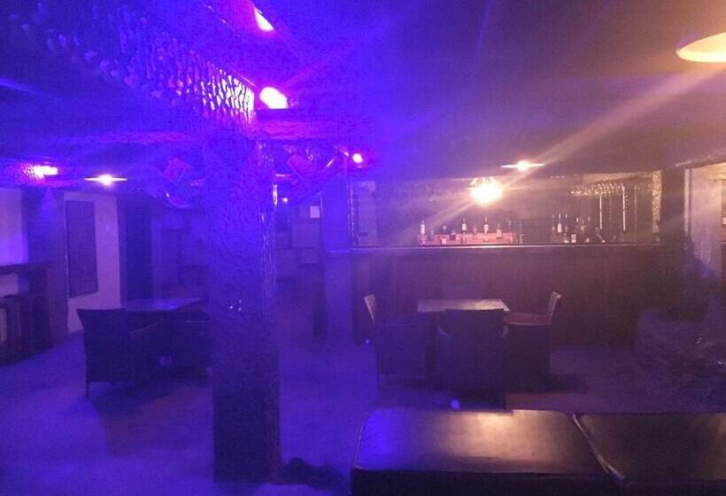 בית מלון כפרי Nausori Airport