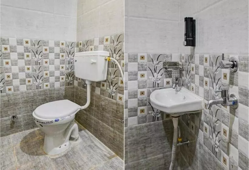 Oyo Flagship Hotel Rvr