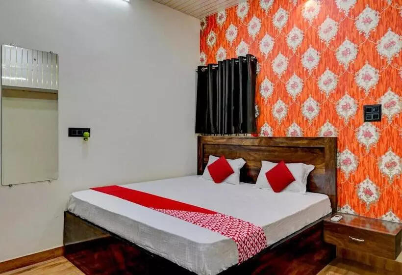 Oyo Flagship Hotel Rvr