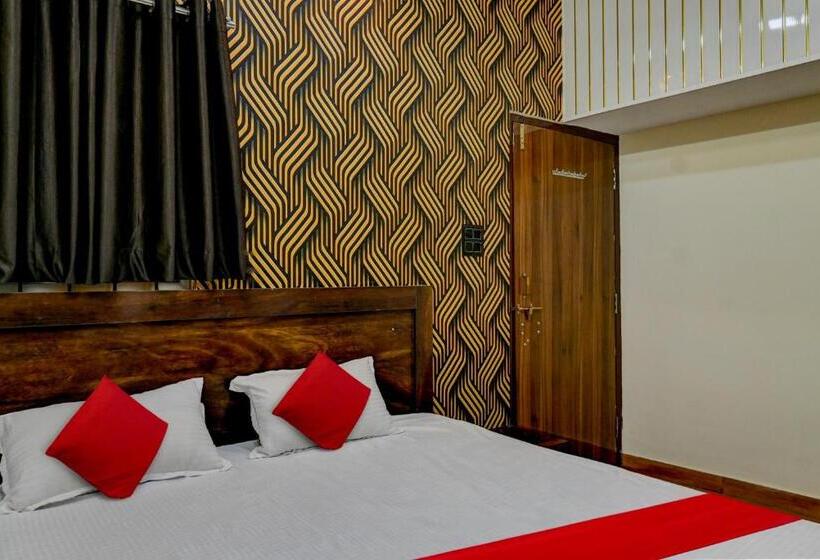 Oyo Flagship Hotel Rvr