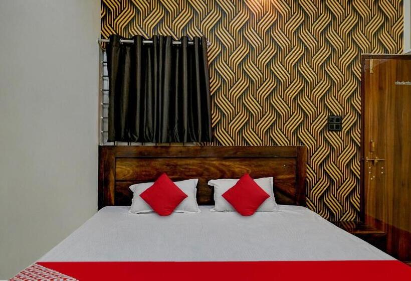 Oyo Flagship Hotel Rvr