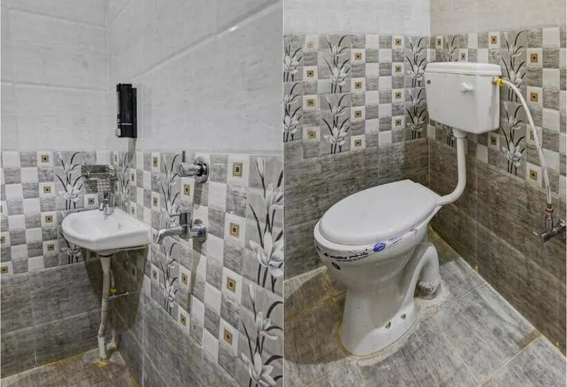 Oyo Flagship Hotel Rvr