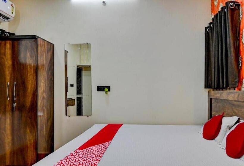 Oyo Flagship Hotel Rvr