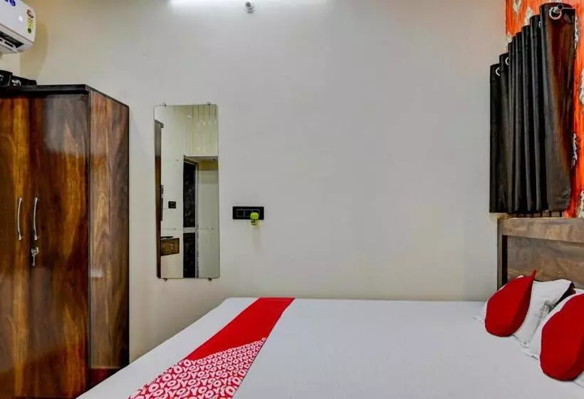 Oyo Flagship Hotel Rvr