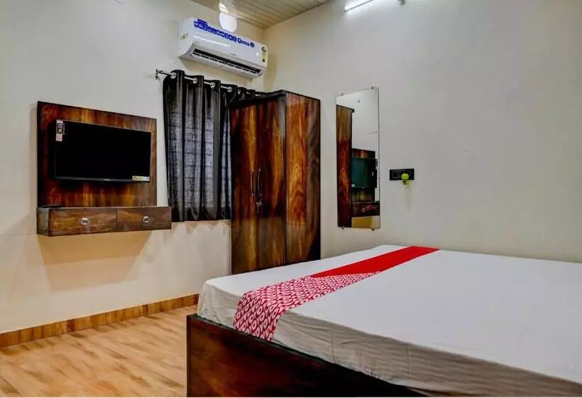 Oyo Flagship Hotel Rvr