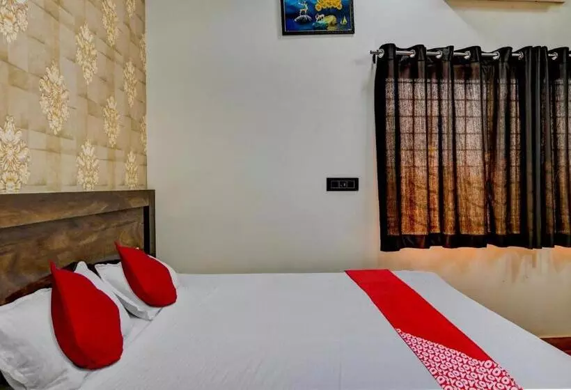 Oyo Flagship Hotel Rvr
