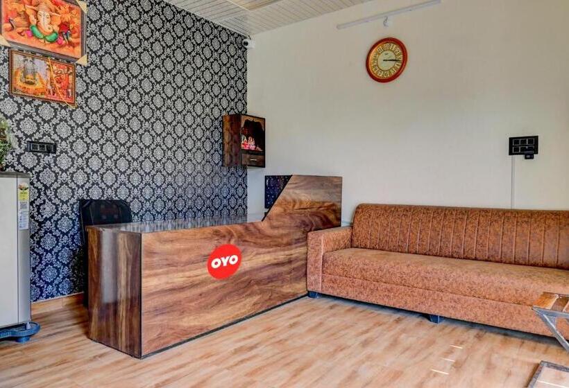 Oyo Flagship Hotel Rvr